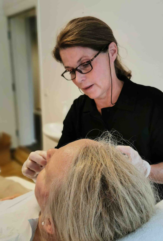 Presisjonsbehandling med injeksjoner hos Your Skin